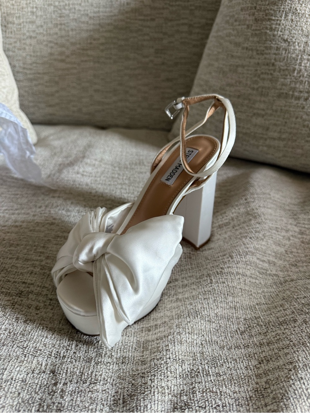 Steve Madden LIVELY white satin heels